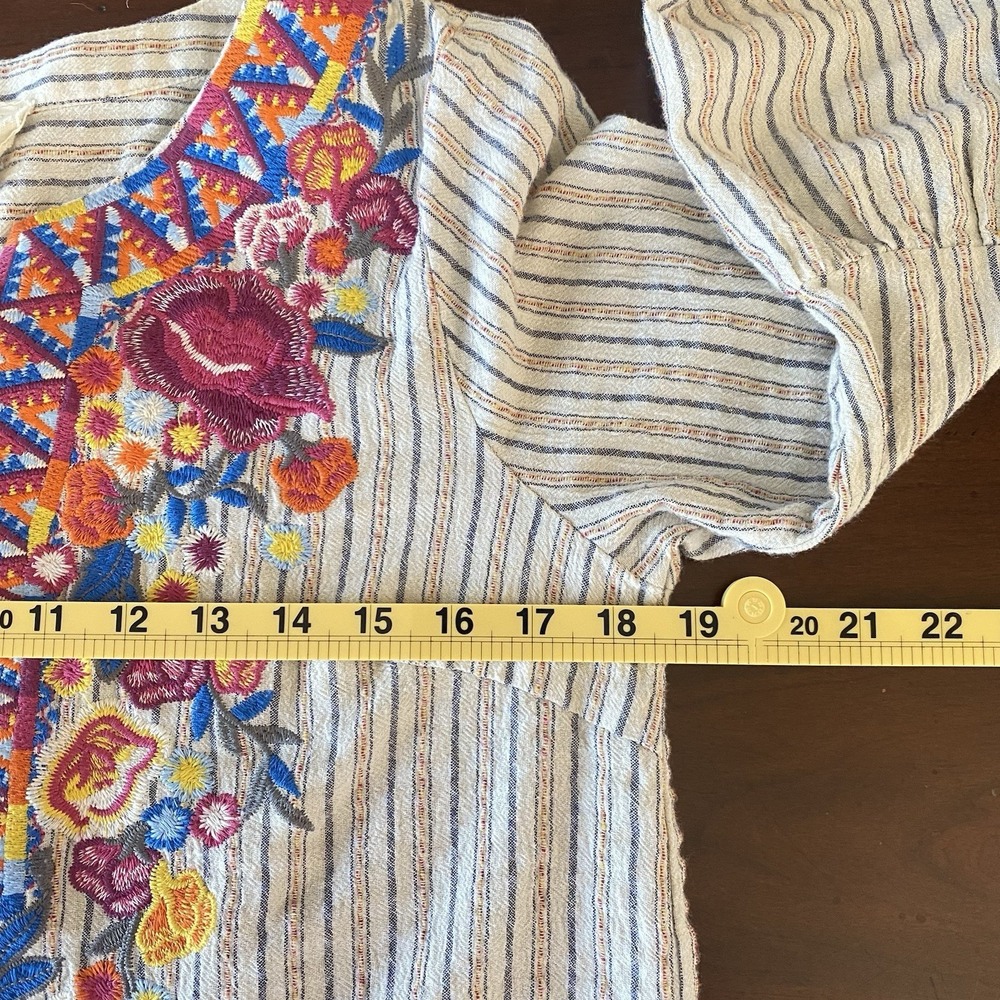 Savanna Jane Embroidered Floral Stripe‎ Popover Top 3/4 Bell Sleeve Beige Sz M - Picture 6 of 7